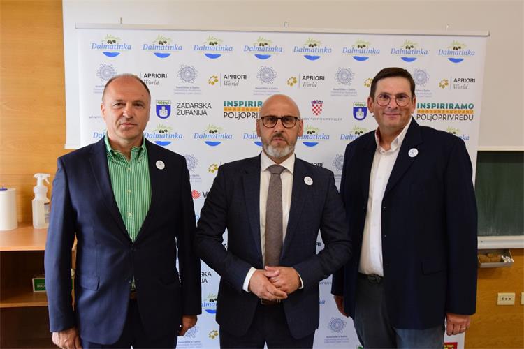 Slika /slike/Priopcenja/član organizacijskog odbora Zoran Šikić državni tajnik Zdravko Tušek i predsjednik organizacijskog odbora Danijel Koletić (002).jpeg